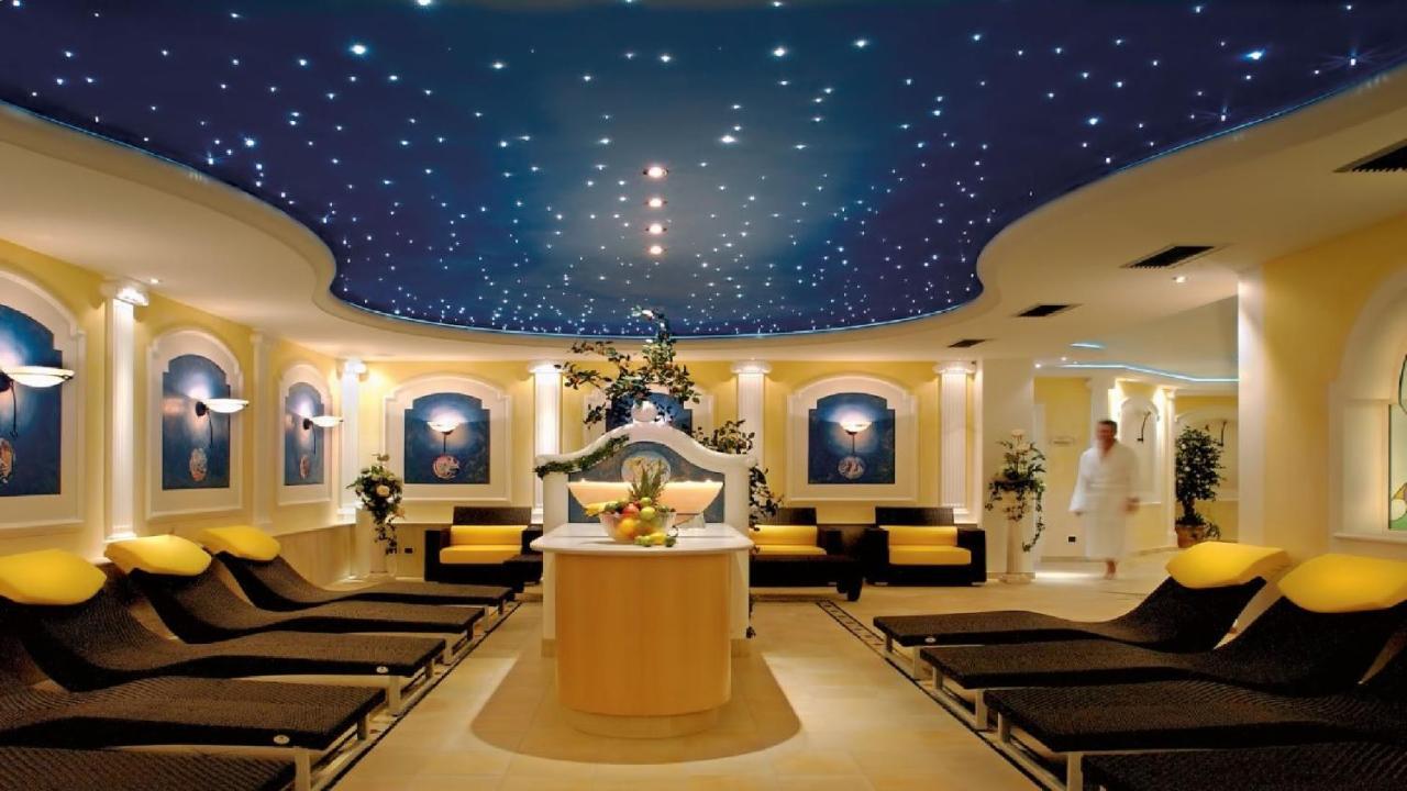 Cityhotel Goldener Adler B&B Chiusa Exterior photo