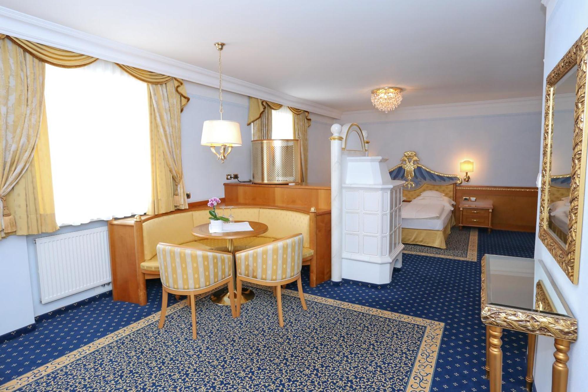 Cityhotel Goldener Adler B&B Chiusa Exterior photo