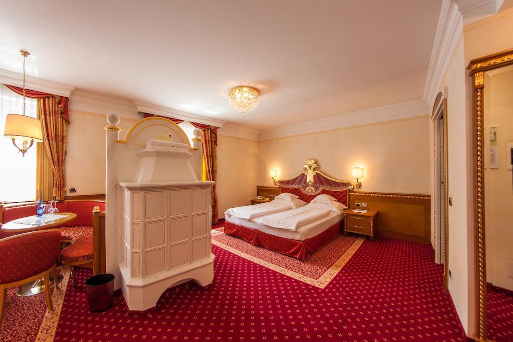 Cityhotel Goldener Adler B&B Chiusa Room photo
